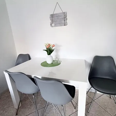 Apartment Cute Near The *